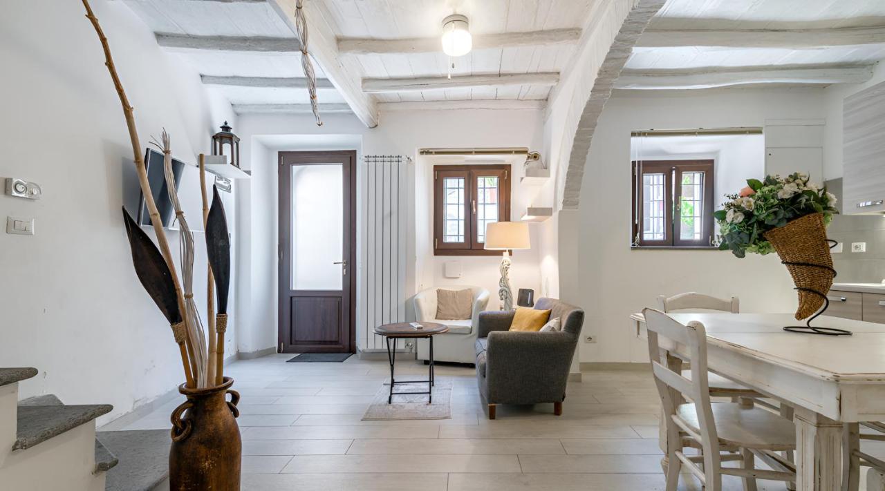 Eleganza In Centro Sul Lago - אנגוילרה סבציה מראה חיצוני תמונה